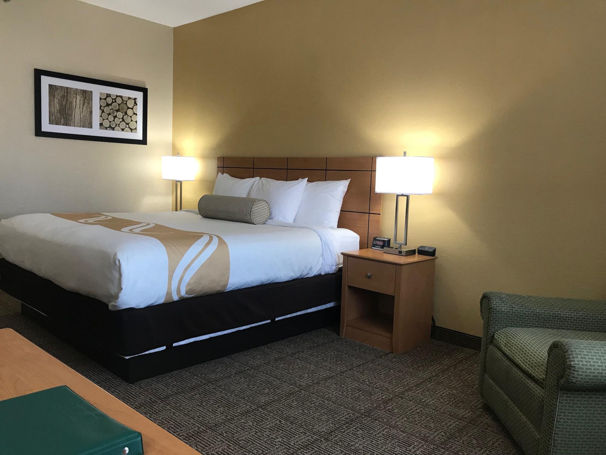 Quality Inn & Suites Springfield Southwest Near I-72 Bagian luar foto