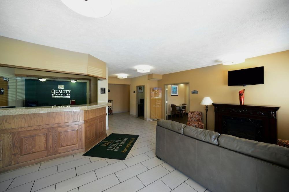 Quality Inn & Suites Springfield Southwest Near I-72 Bagian luar foto